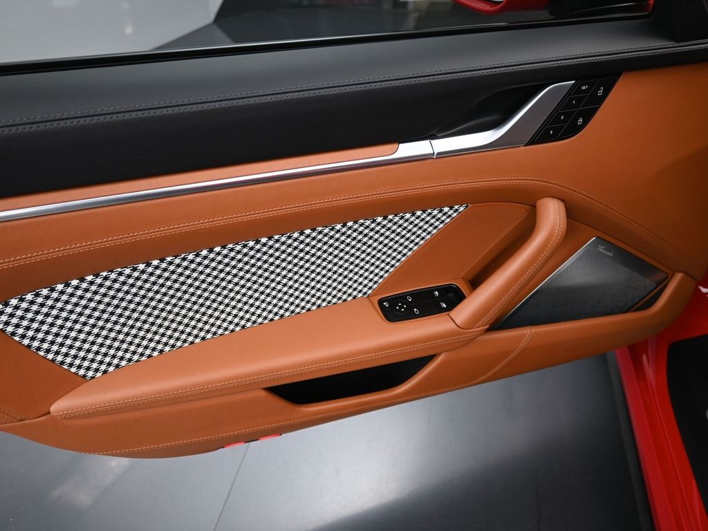 2023 Porsche 911 Turbo S photo 19