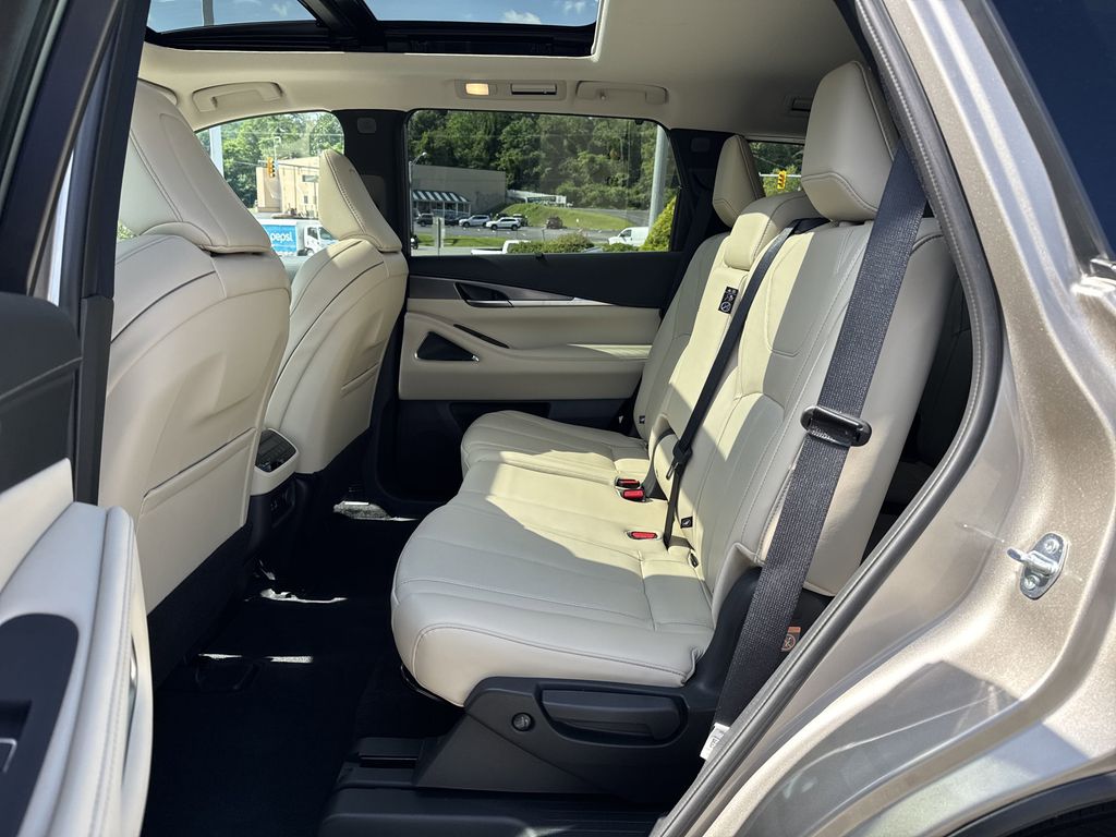 2024 Infiniti QX60 Luxe photo 10