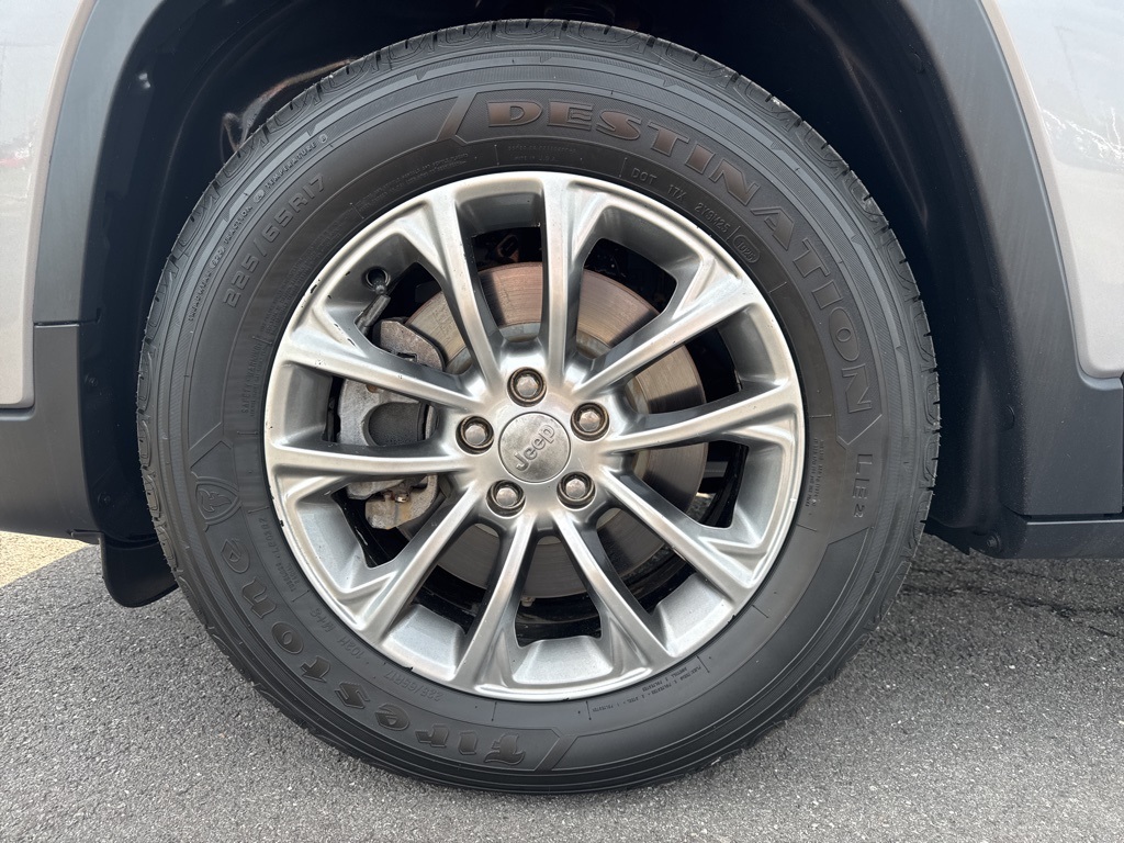 2019 Jeep Cherokee Latitude photo 13