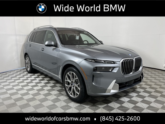 2026 BMW X7 40i's photo