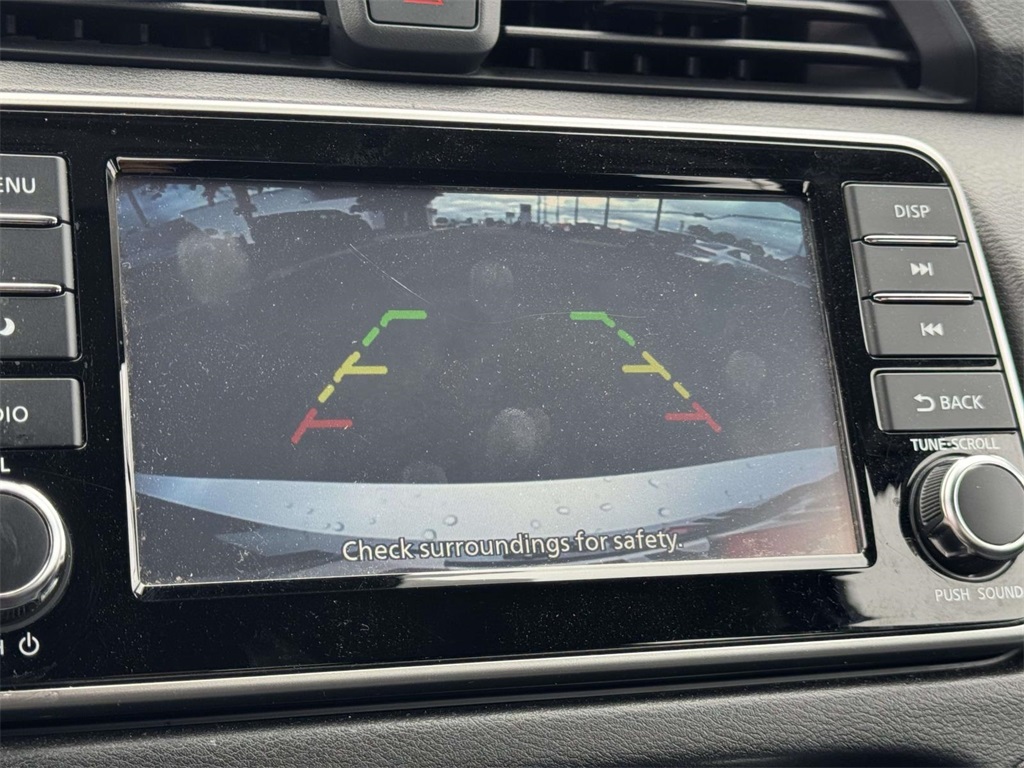 2023 Nissan Versa 1.6 S photo 4