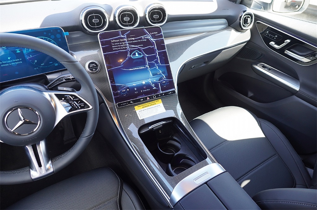2026 Mercedes Benz GLC 300 photo 16