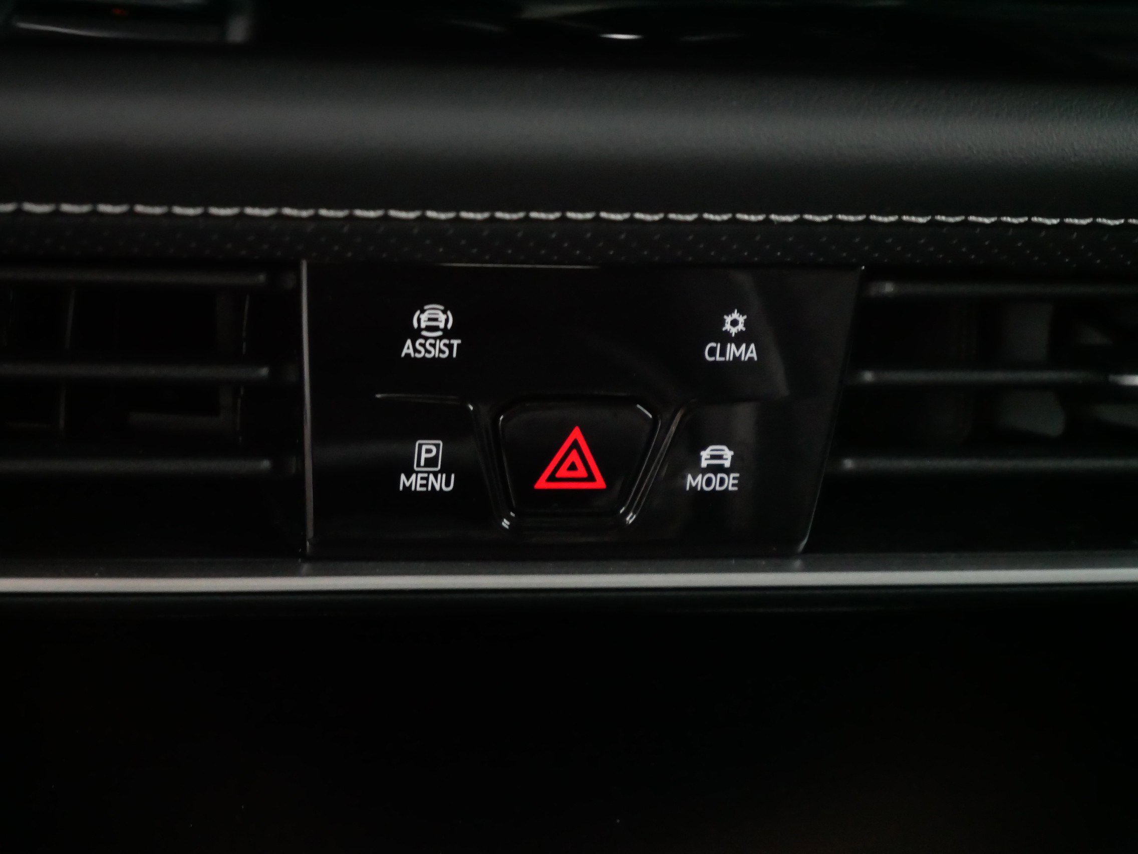 2024 Volkswagen Atlas SEL Premium R-Line photo 21