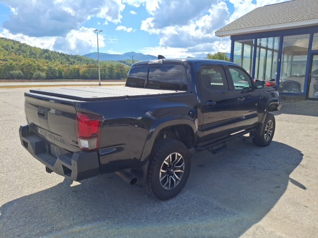 2022 Toyota Tacoma Limited photo 3