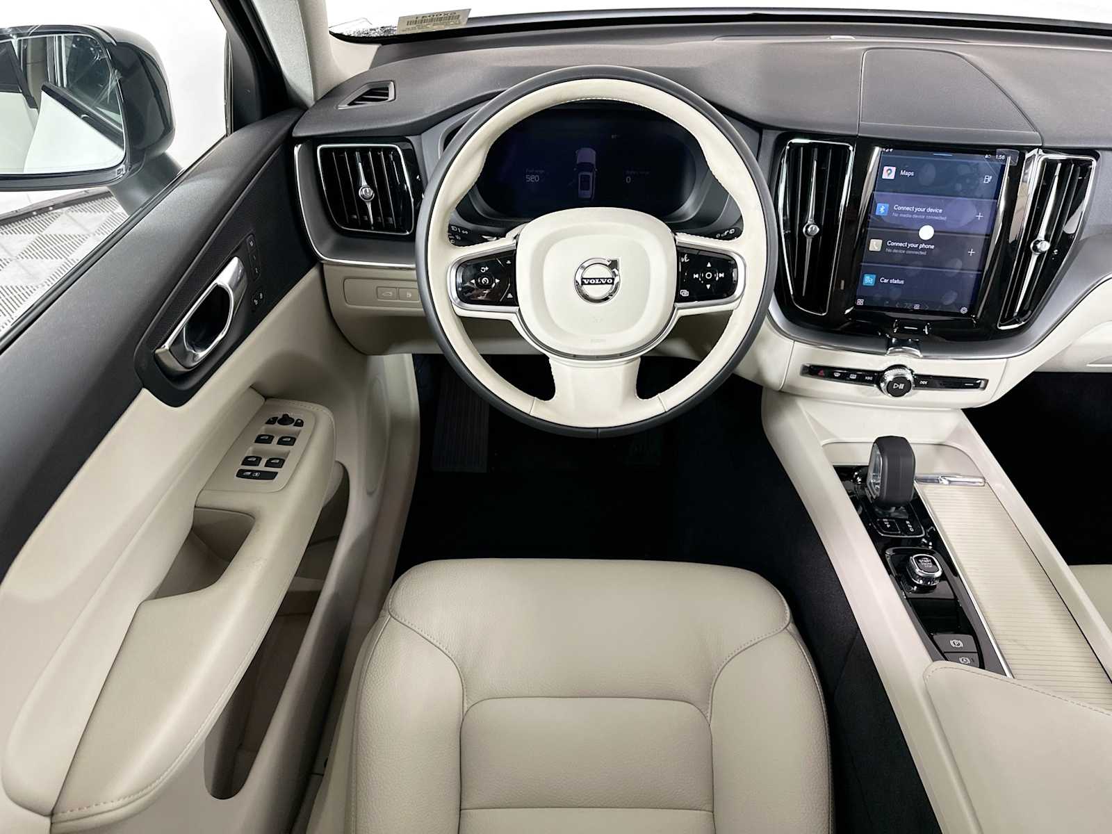 2025 Volvo XC60 T8 Plus photo 18