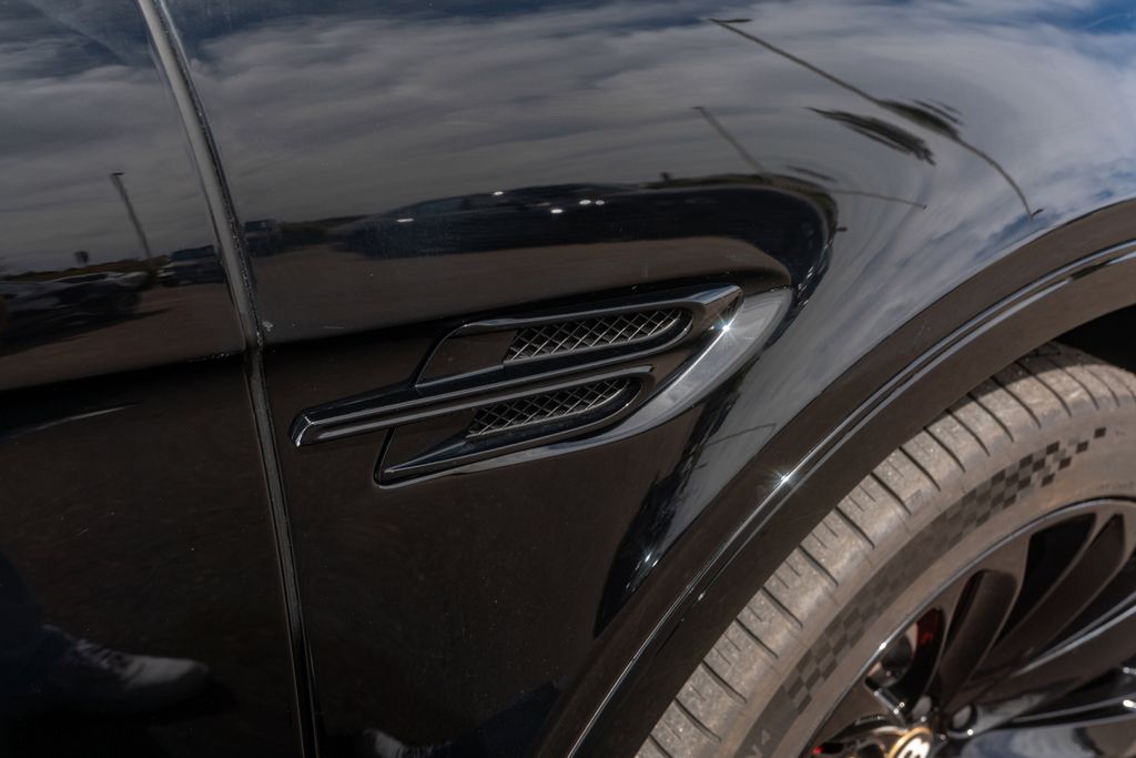 2020 Bentley Bentayga Speed photo 16