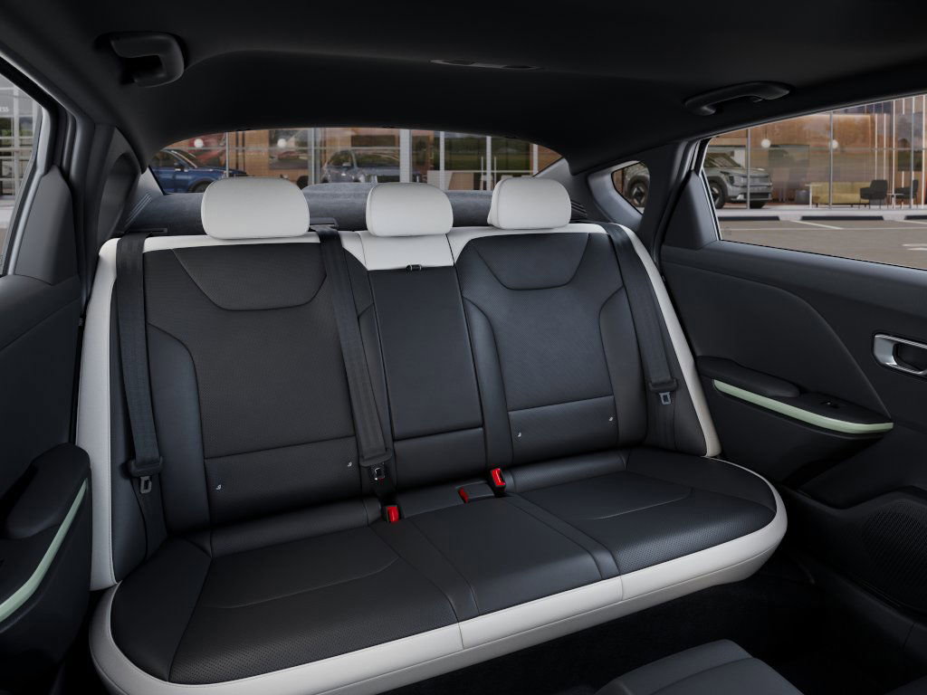 2025 Kia K4 GT-Line Turbo photo 16