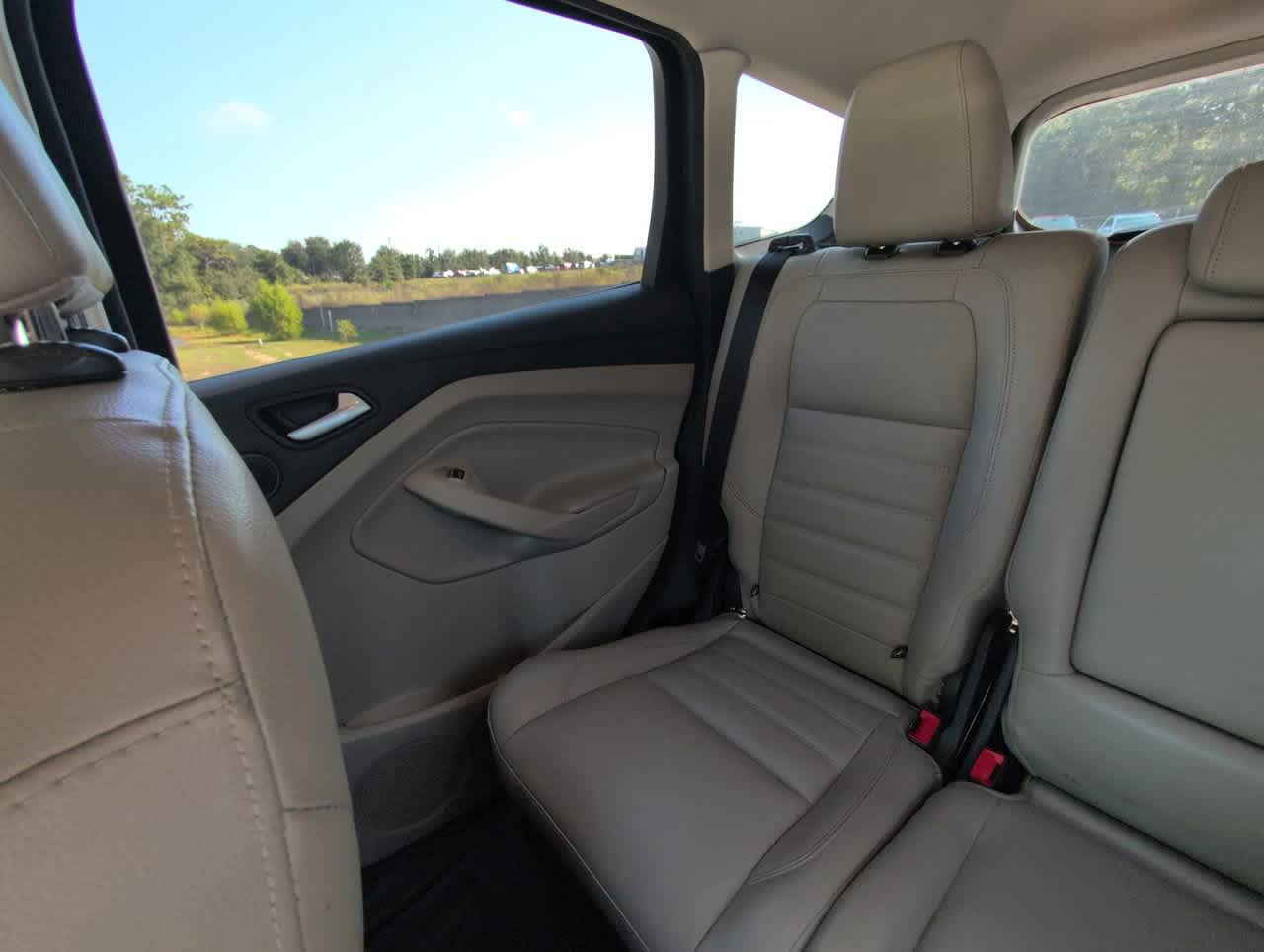 2019 Ford Escape Titanium photo 3