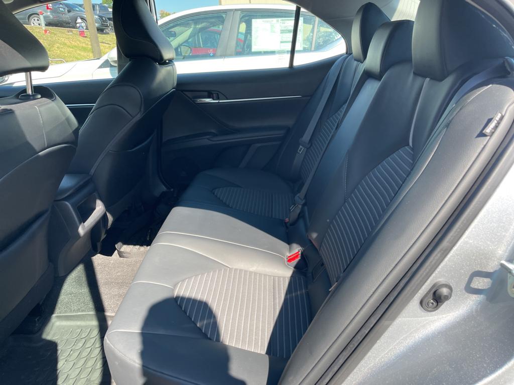 2021 Toyota Camry SE photo 8