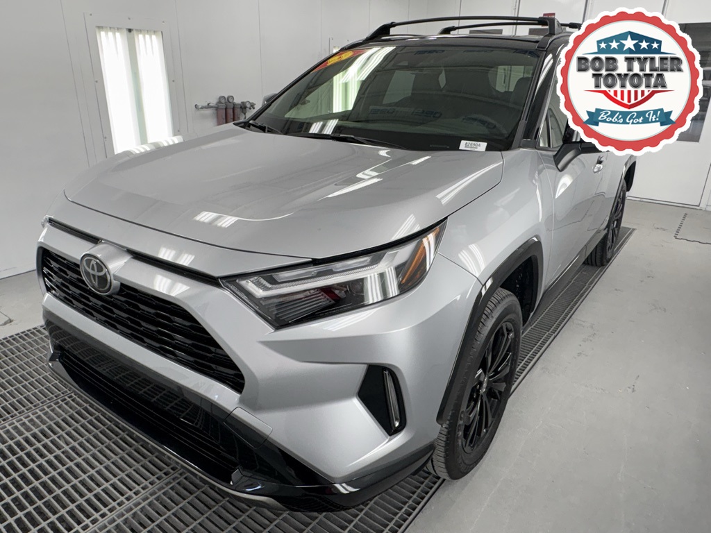 2025 Toyota RAV4 XSE's photo