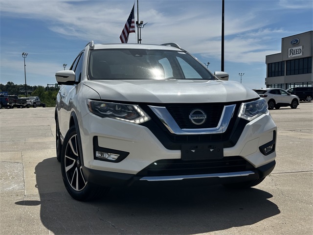 Used 2018 Nissan Rogue SL with VIN JN8AT2MT1JW469886 for sale in Kansas City