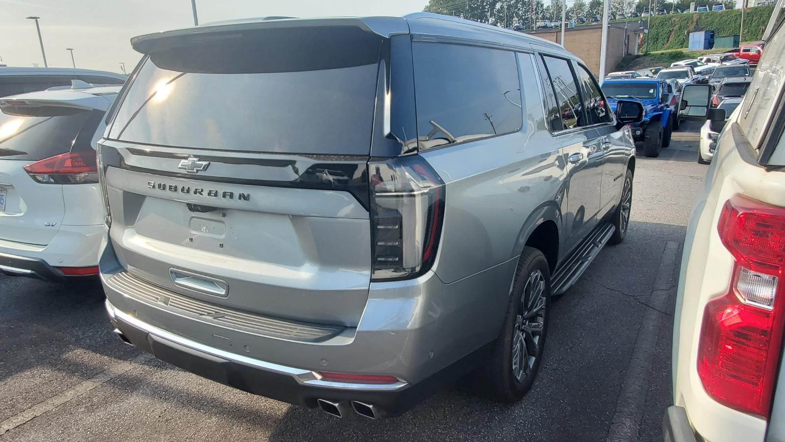 2025 Chevrolet Suburban High Country photo 10