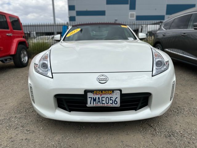 2015 Nissan 370Z Touring photo 2