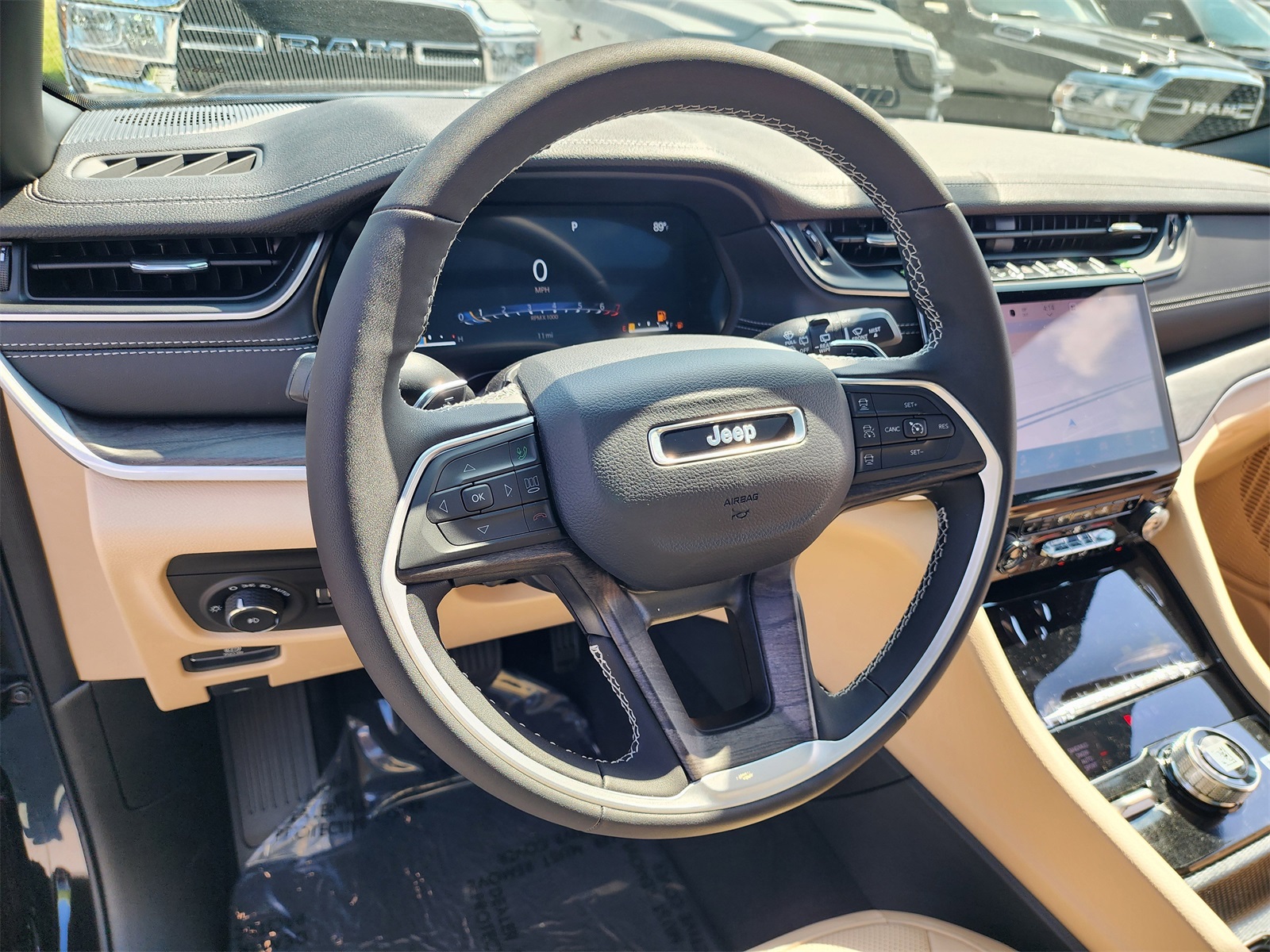 2025 Jeep Grand Cherokee Limited photo 15