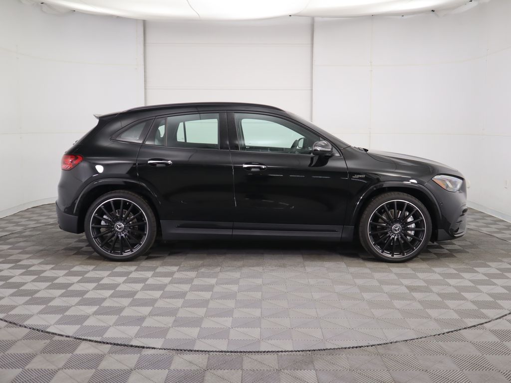 2026 Mercedes Benz GLA 35 AMG 4MATIC photo 4