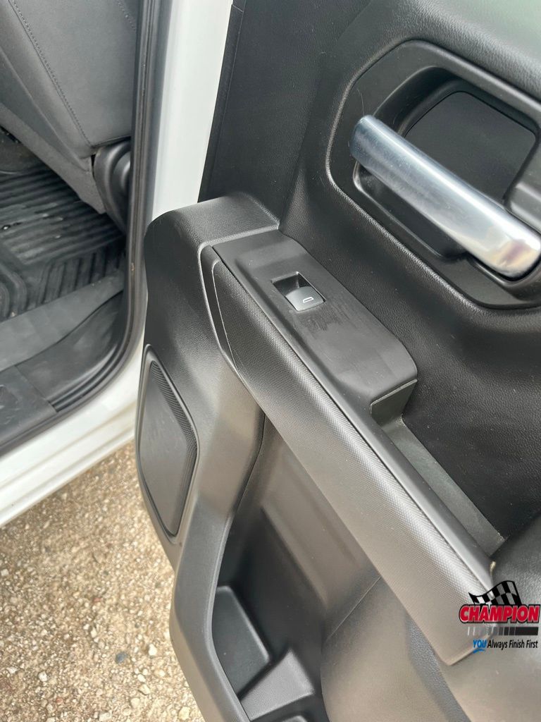 2020 Chevrolet Silverado 1500 Custom photo 23