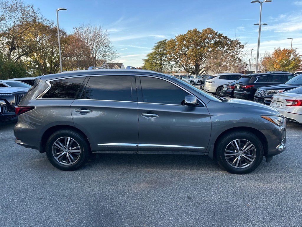 2020 Infiniti QX60 Luxe photo 2