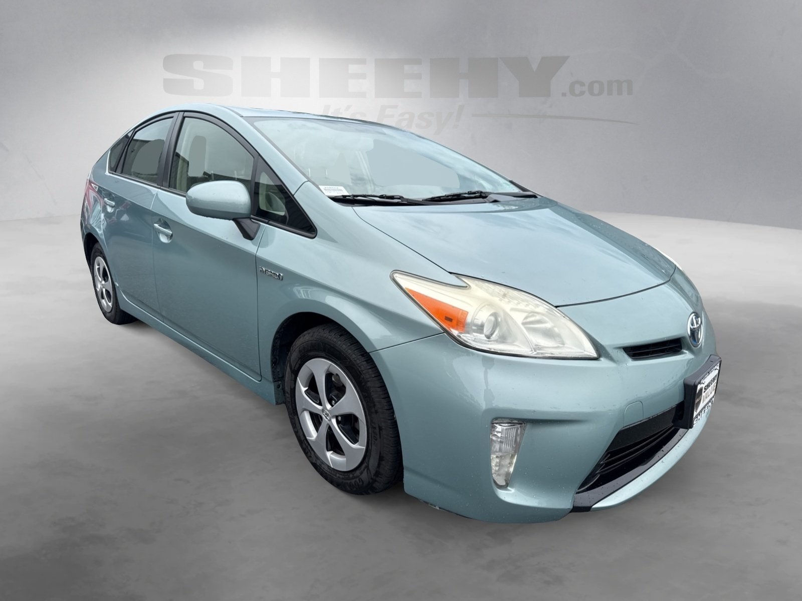 2013 Toyota Prius Two photo 2