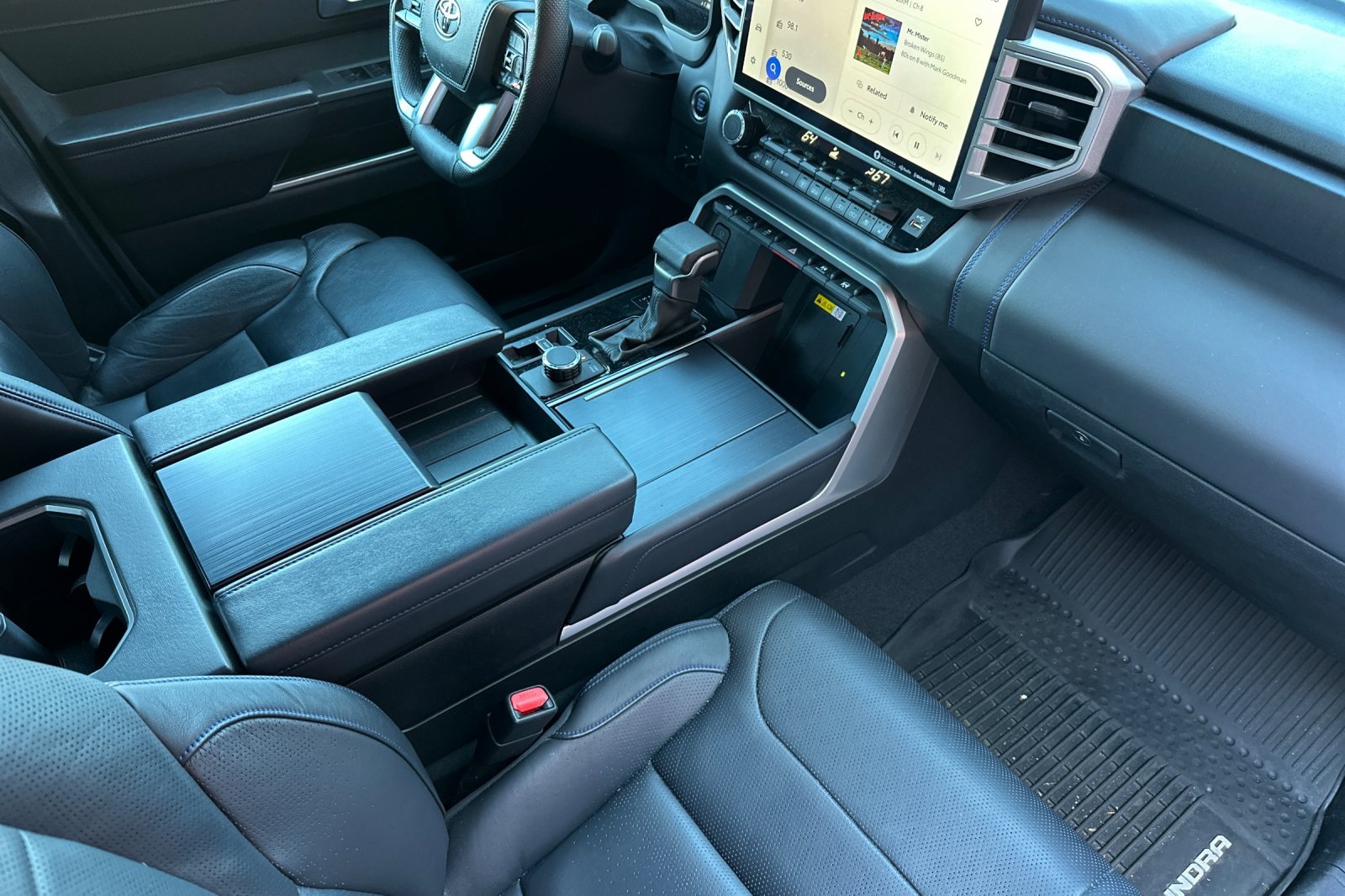 2022 Toyota Tundra Platinum photo 11