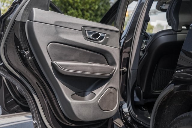 2022 Volvo XC60 Inscription photo 30
