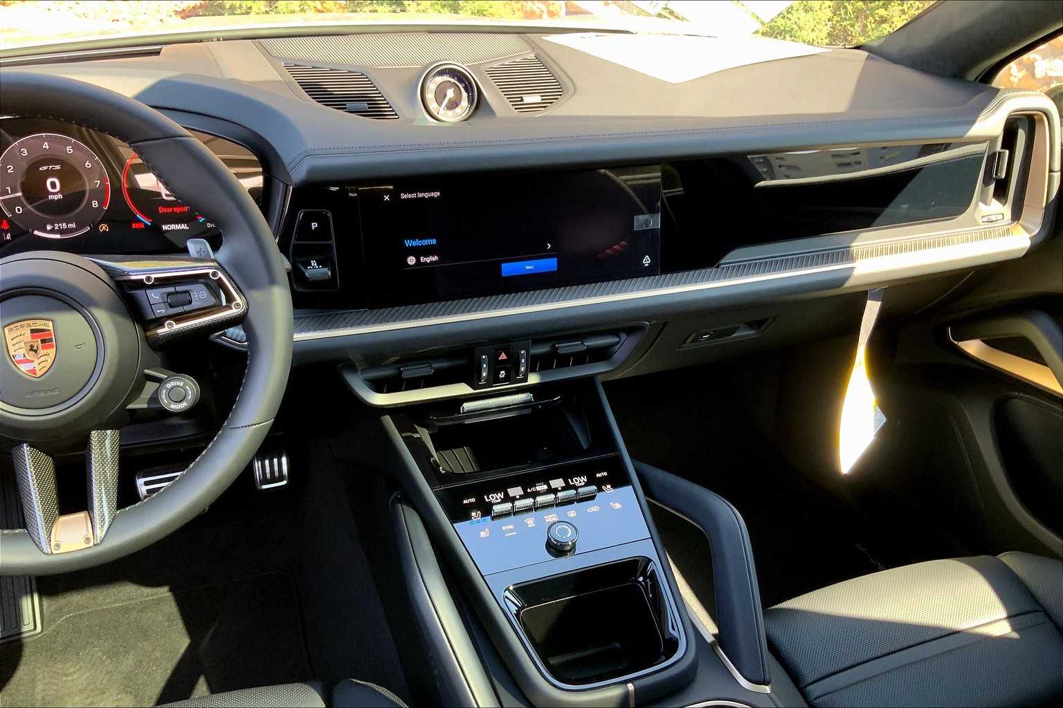 2025 Porsche Cayenne GTS Coupe photo 16