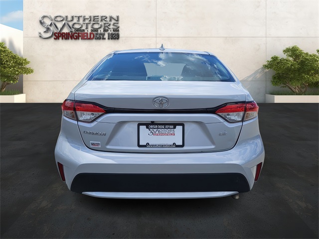 2022 Toyota Corolla LE photo 6