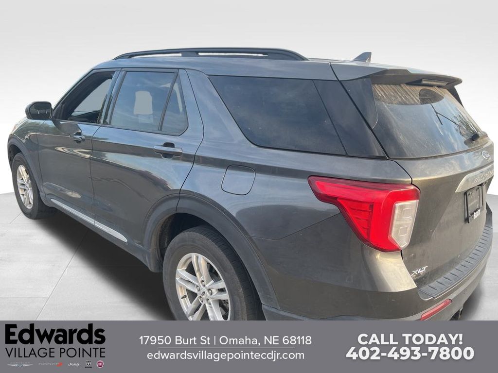 2020 Ford Explorer XLT photo 2