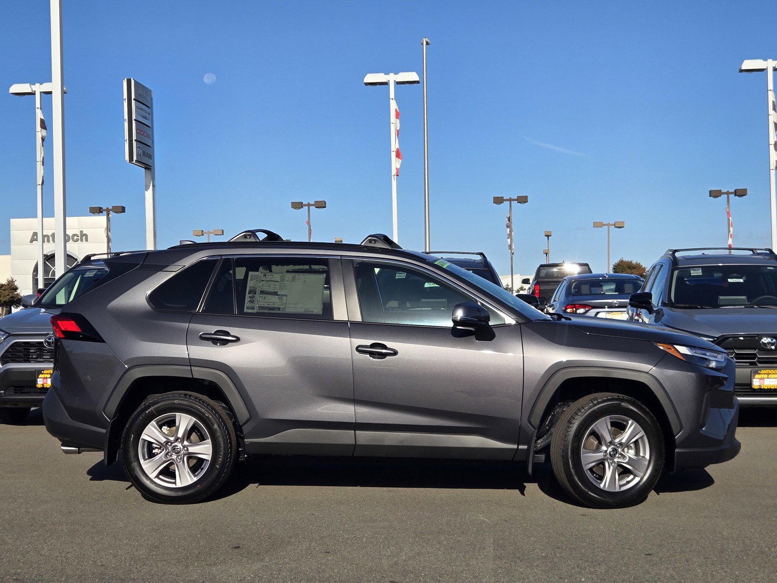 2025 Toyota RAV4 XLE photo 2