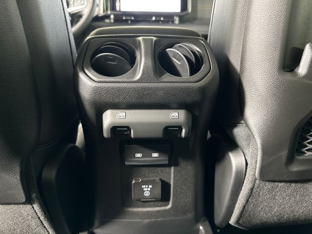 2025 Jeep Wrangler Sahara photo 20