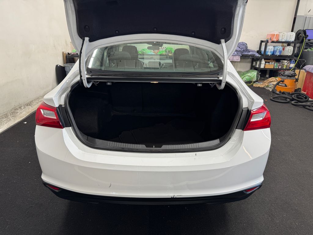 2023 Chevrolet Malibu 1LT photo 5