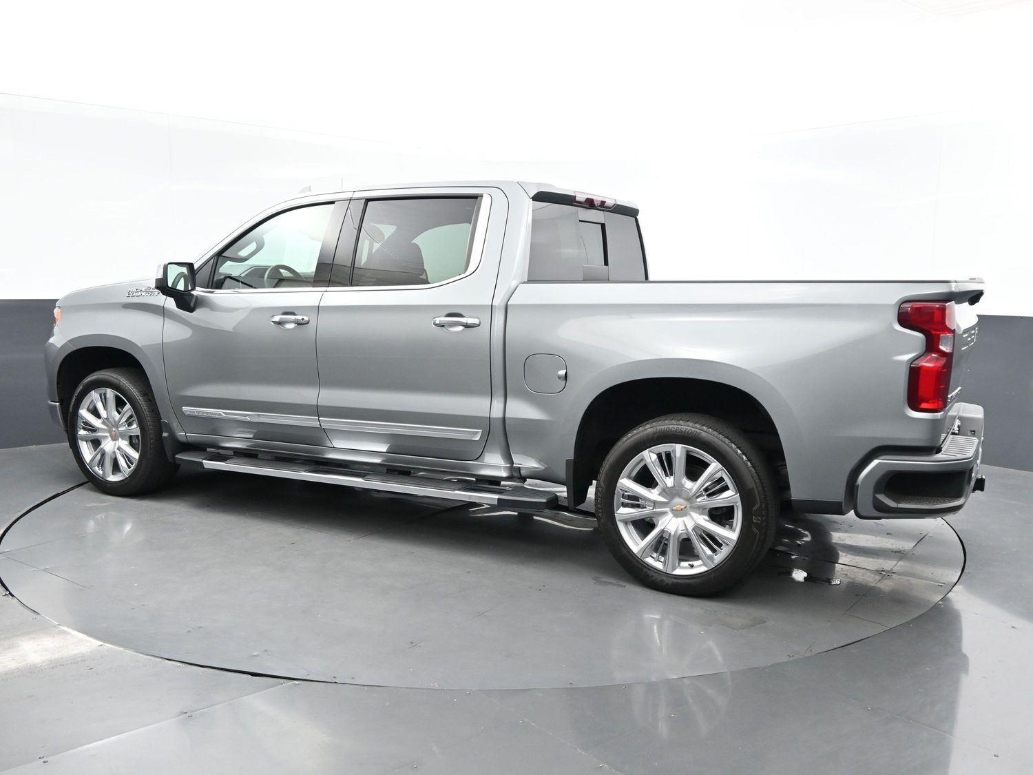 2023 Chevrolet Silverado 1500 High Country photo 5