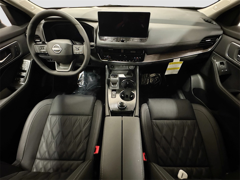 2026 Nissan Rogue Platinum photo 4