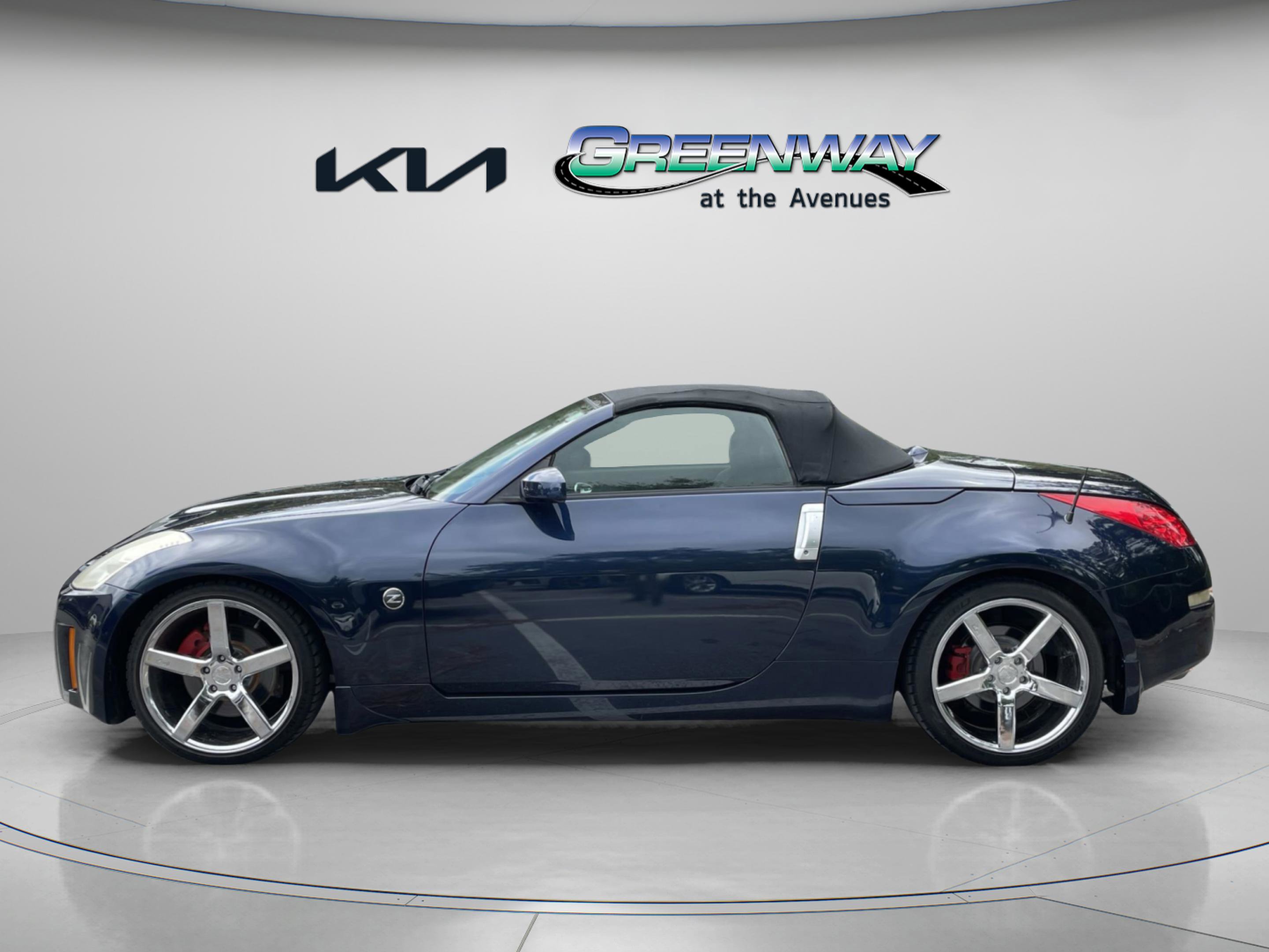 2007 Nissan 350Z Touring photo 2