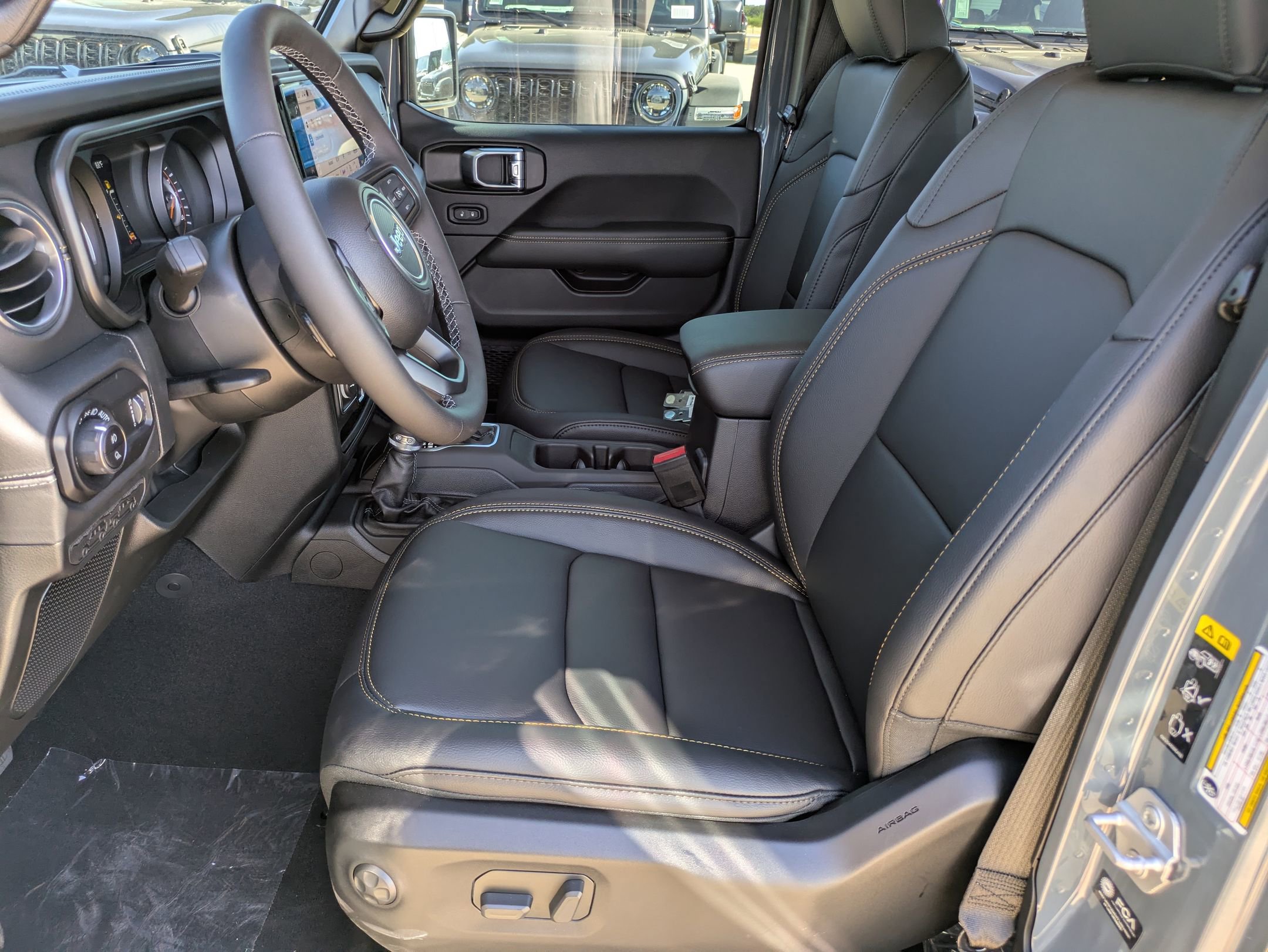 2025 Jeep Gladiator Sport photo 10