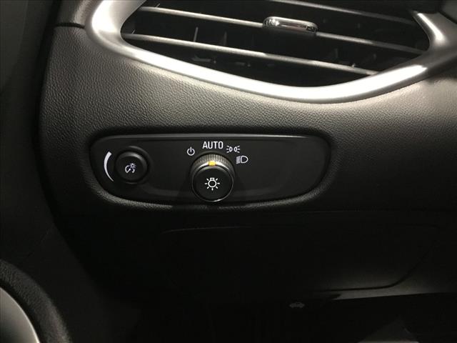 2025 Chevrolet Malibu photo 4