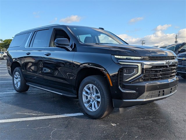 2026 Chevrolet Suburban LS's photo