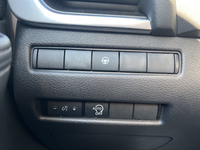 2023 Nissan Rogue SV photo 23