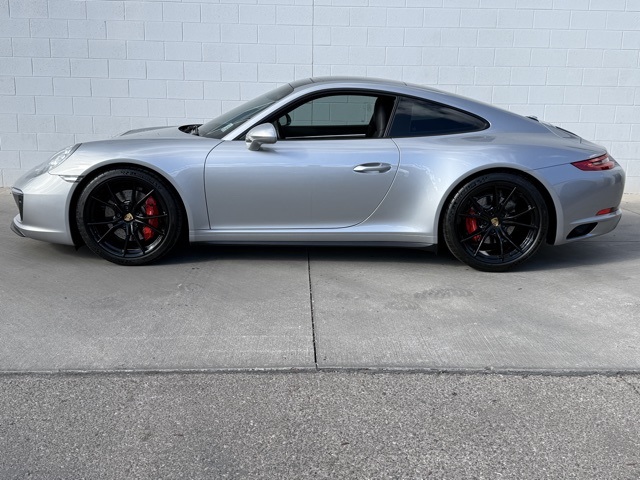 2019 Porsche 911 4S photo 2