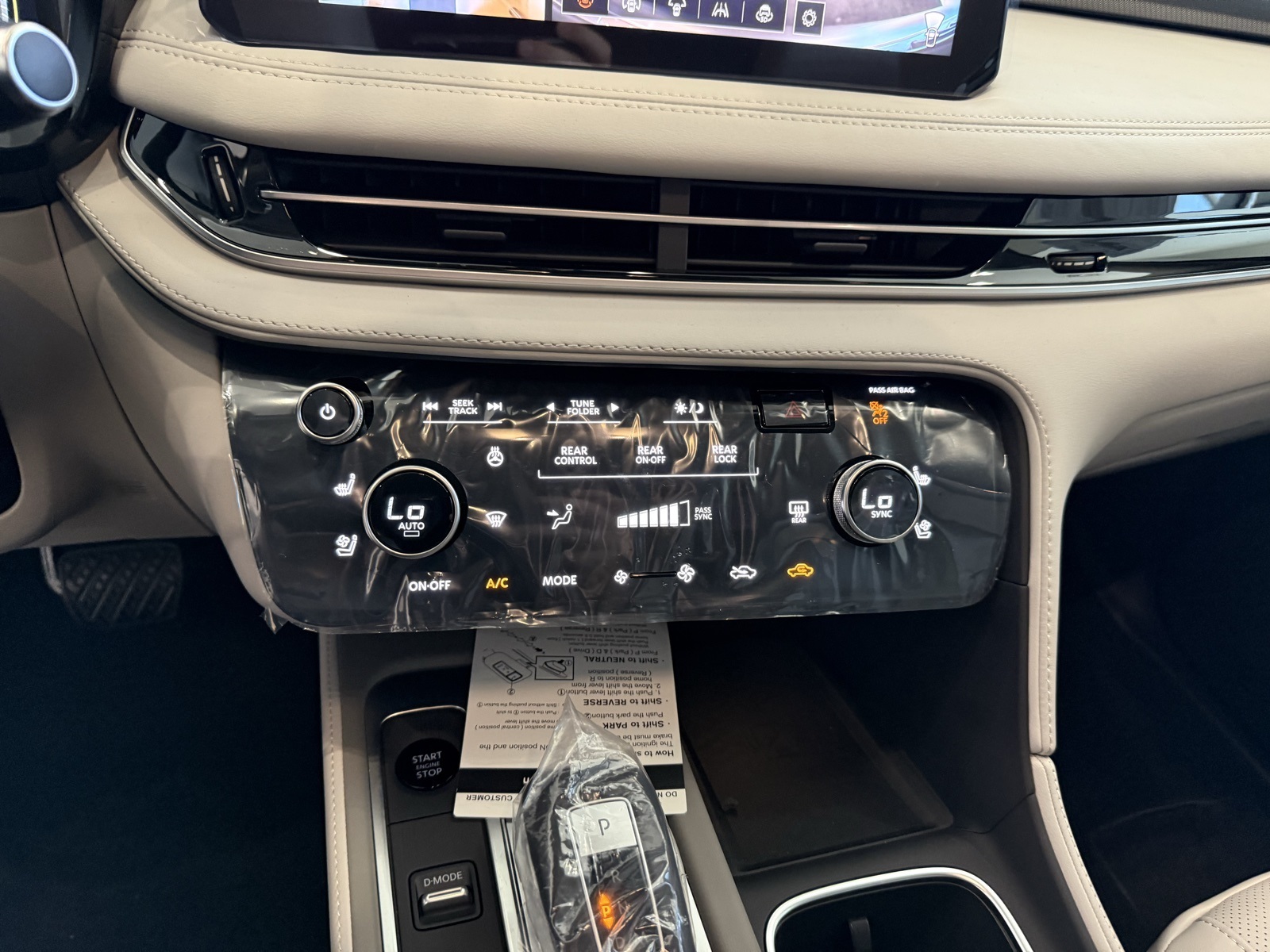 2026 Infiniti QX60 Luxe photo 19