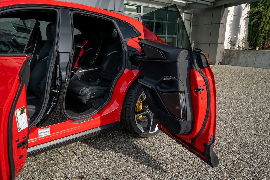2024 Ferrari Purosangue photo 43