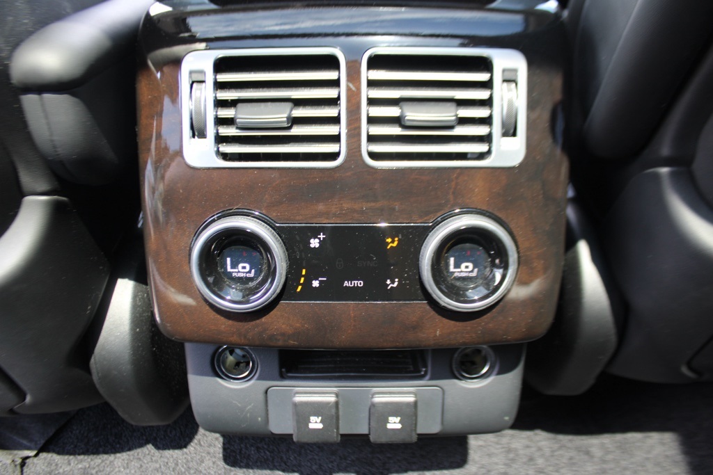 2020 Land Rover Range Rover HSE photo 28