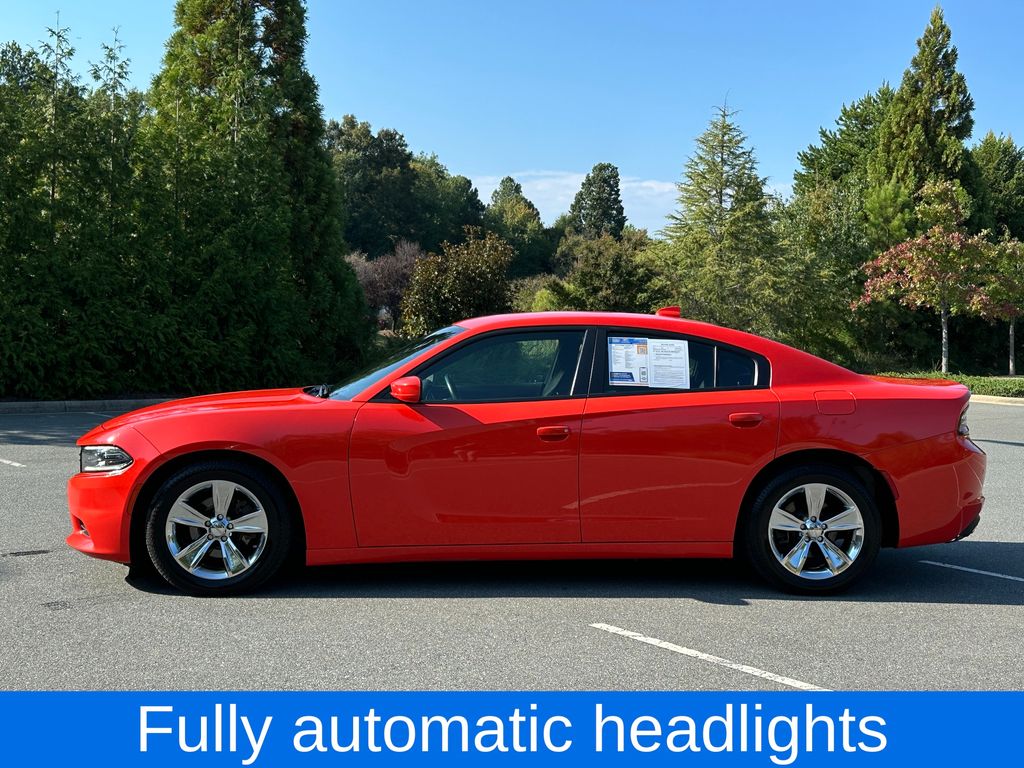 2018 Dodge Charger SXT Plus photo 5