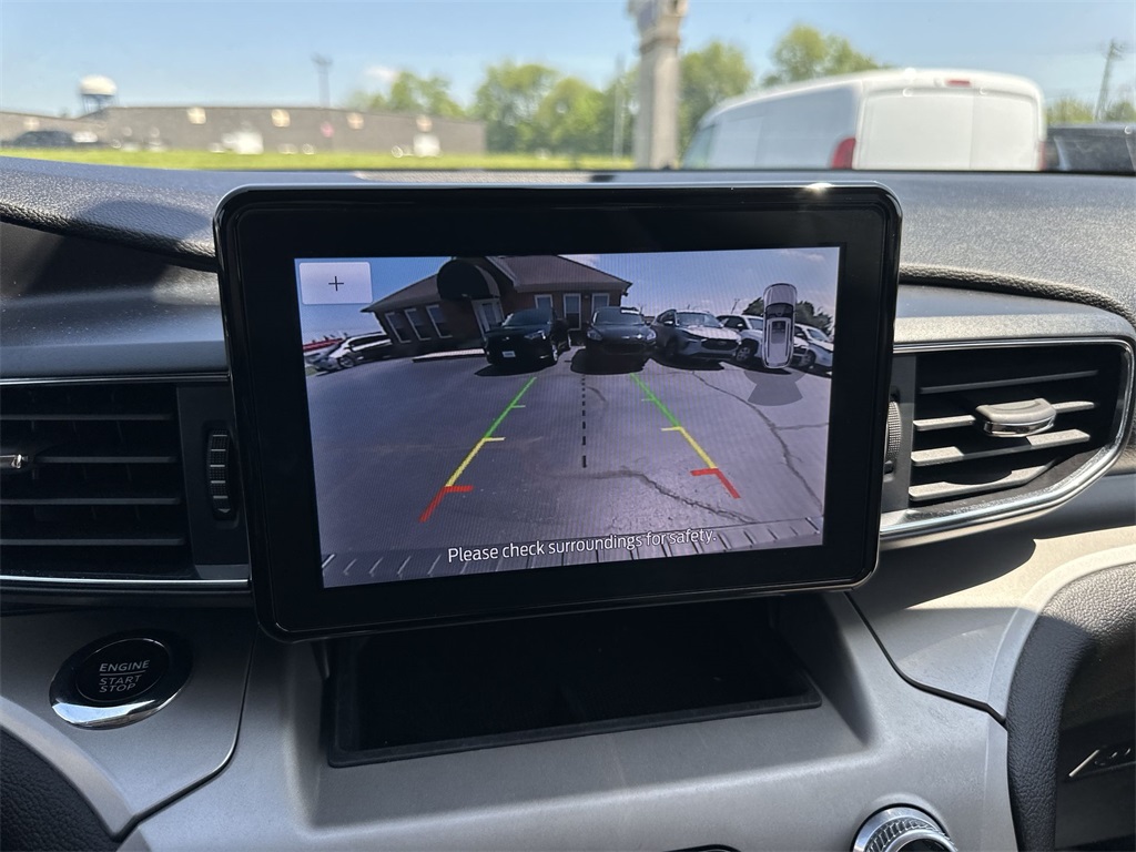 2023 Ford Explorer XLT photo 16