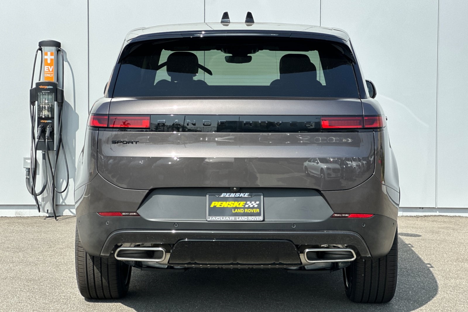 2025 Land Rover Range Rover Sport SE photo 4