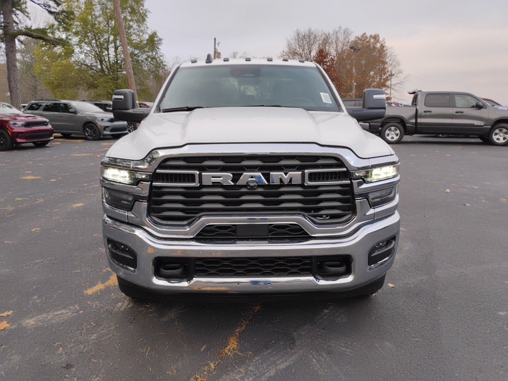 2026 Ram 3500 Tradesman photo 2
