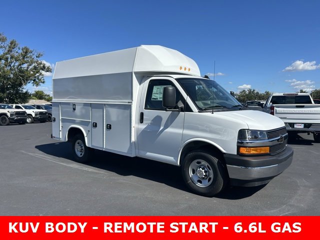 2025 Chevrolet Express Cutaway Base's photo