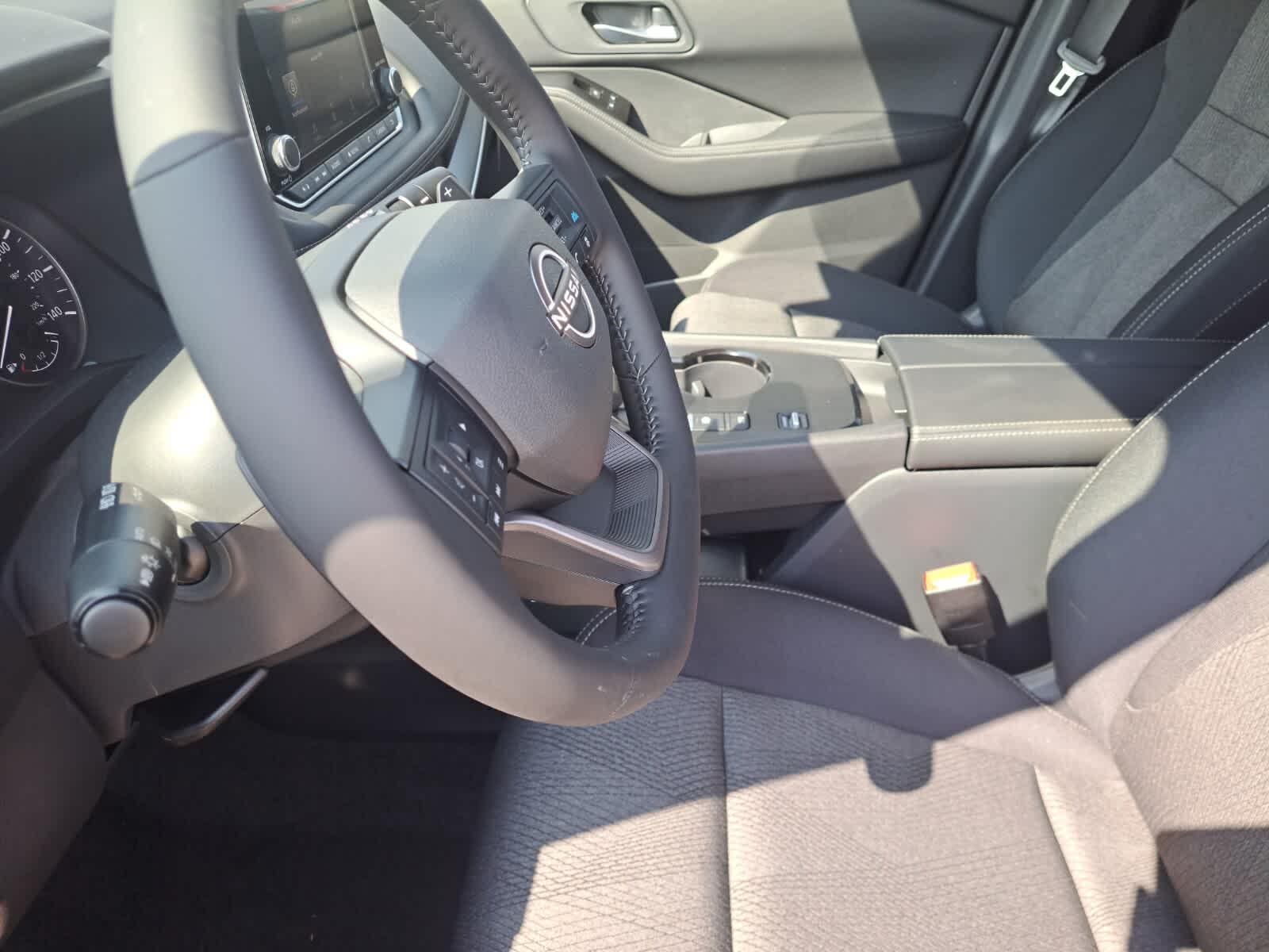 2026 Nissan Rogue SV photo 15