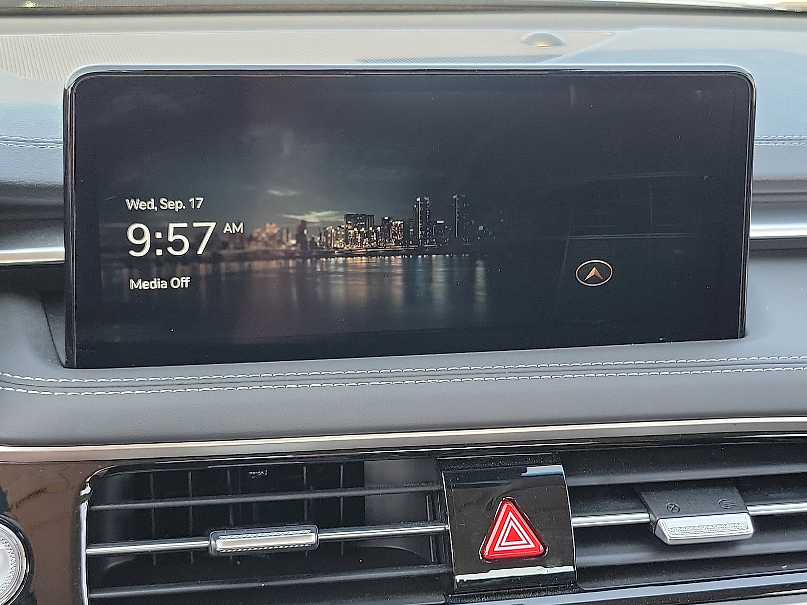 2025 Genesis G70 2.5T photo 9