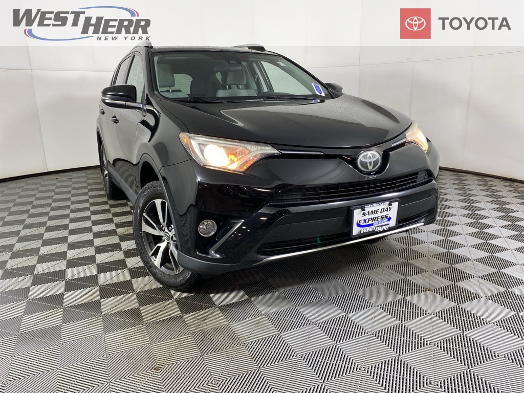 2018 Toyota RAV4 XLE's photo