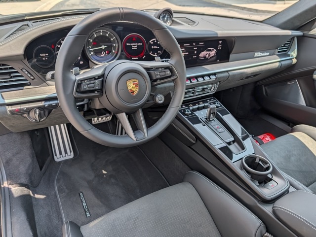 2024 Porsche 911 4S 4 GTS photo 4